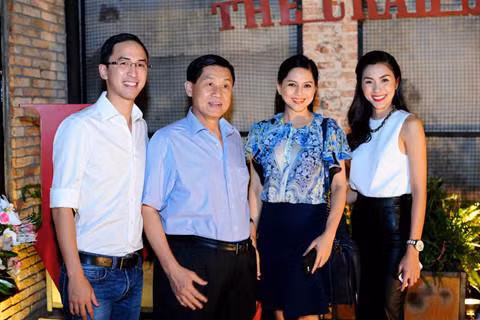 Bo me chong Tang Thanh Ha thu ve gan 8 ty/ngay nho dich vu nay