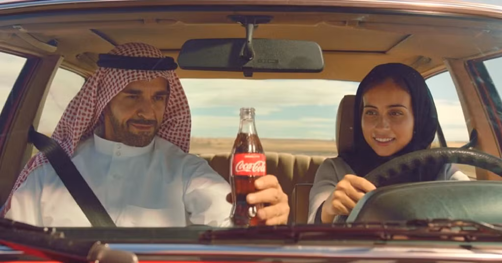 Tháng 9/2017, chính quyền Saudi Arabia ra sắc lệnh cho phép phụ nữ lái xe. Luật mới có hiệu lực từ tháng 6/2018. Tháng 11/2017, Coca-Cola tung ra video quảng cáo với hình ảnh một người cha Saudi trao chìa khóa xe hơi cho con gái. Cô gái lúng túng khi lái chiếc xe, và người cha mở một chai nước ngọt, đưa cho con gái.