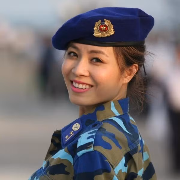 Chon di ve khang trang cua MC Hoang Linh vua dinh nghi van lo clip nong