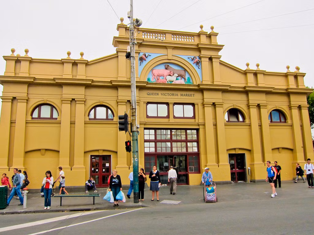 Queen Victoria tọa lạc tại thành phố Melbourne là khu chợ lớn nhất ở Úc và là một trong những chợ lớn nhất thế giới.