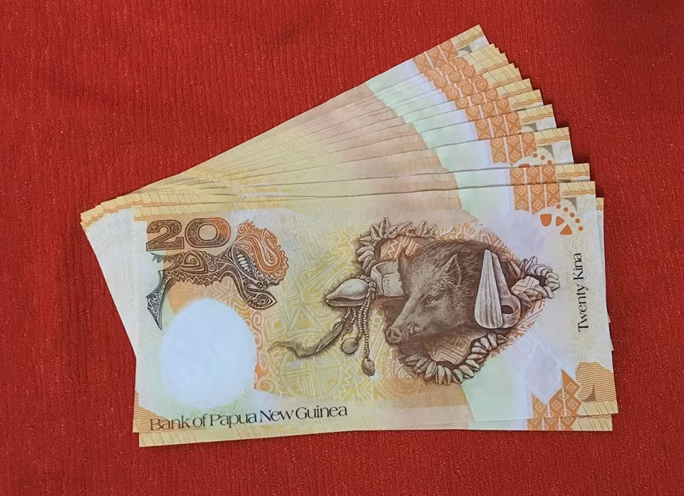 Tiền hình heo mệnh giá 20 kira của Papua New Guinea được rao bán với giá 50.000 đồng/tờ. Ảnh: Facebook.