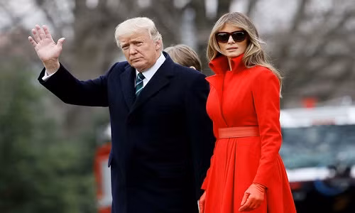 Vo chong Tong thong My Donald Trump cung nhan de cu Mam xoi vang