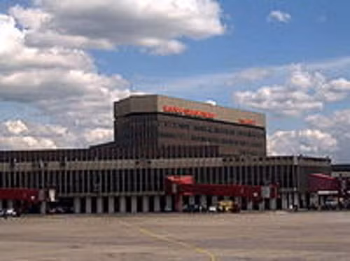 Sân bay quốc tế Sheremetyevo là trung tâm vận chuyển hành khách của hãng hàng không quốc tế Nga Aeroflot. Đây cũng là sân bay nhộn nhịp thứ 2 ở Nga.