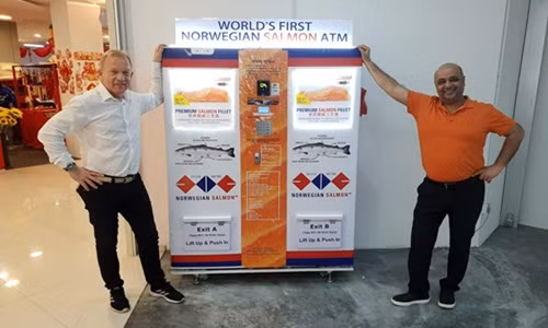 ATM cá hồi cung cấp cá hồi thuận tiện, dễ dàng và không dùng tiền mặt. Ảnh: Lyngseafood.
