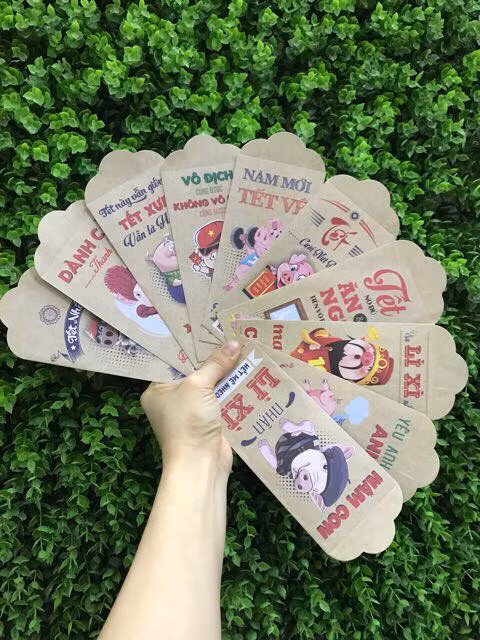 Các chú heo ngộ nghĩnh - con giáp của năm 2019 - là loại phong bao lì xì không thể thiếu trên thị trường Tết năm nay. Ảnh: Facebook.