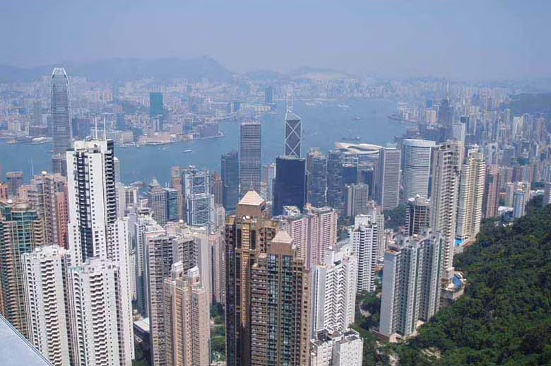 Mỗi m2 tại những tòa tháp tại Hong Kong có giá khoảng 86.110 USD/m2. Ảnh: e-architect.