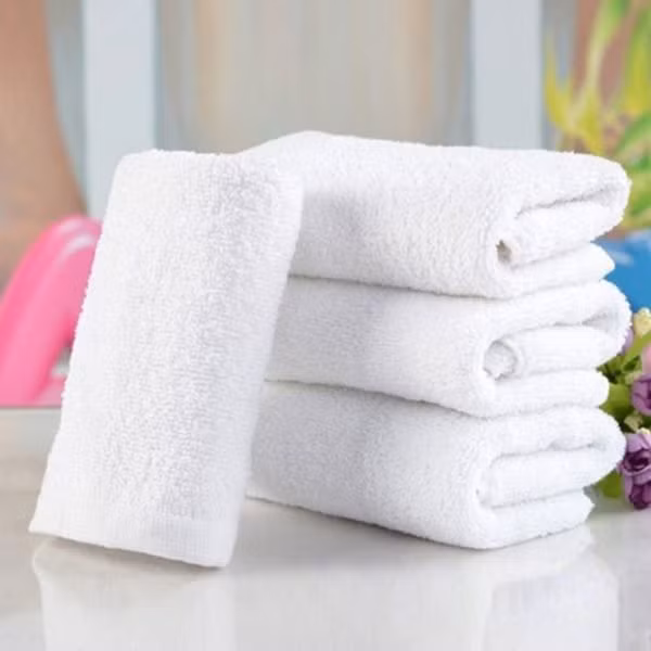 Thực tế, trong số các vật dụng tại khách sạn chưa đạt chuẩn thì khăn tắm là một trong những thứ bẩn nhất. Những chiếc khăn tắm này được "luân phiên" từ cơ thể vị khách này đến cơ thể vị khách khác.