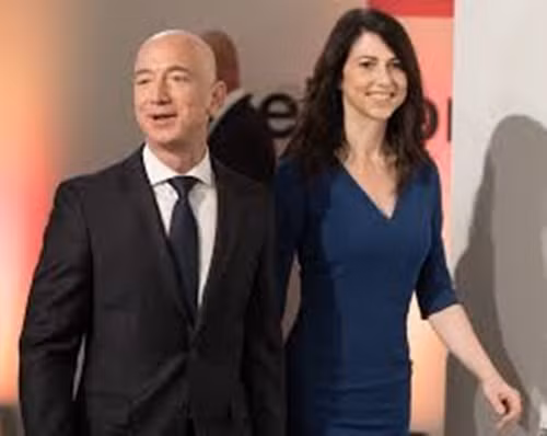 Ông Jeff Bezos sẽ nắm giữ tất cả công ty tên lửa Blue Origin và The Washington Post. Sau vụ ly hôn này, bà MacKenzie có thể sẽ là người phụ nữ giàu thứ ba thế giới.
