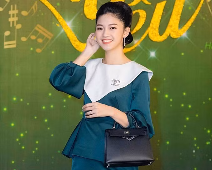 Cuoc song cua A hau Thanh Tu sau nua nam cuoi chong dai gia-Hinh-4