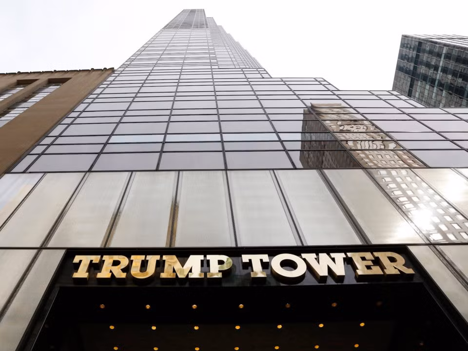 Trước khi chuyển đến Nhà Trắng, Tổng thống Mỹ Donald Trump chủ yếu sống trong căn hộ penthouse trị giá 57 triệu đô la trong toà nhà chọc trời Tháp Trump ở NewYork (Mỹ).