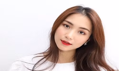 Phong cách trang điểm khác nhau của 5 mỹ nhân Việt tuổi Hợi - Hình 4 Phong cach trang diem khac nhau cua 5 my nhan Viet tuoi Hoi-Hinh-4