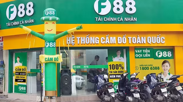 Sau co phieu ngan hang, Mai Phuong Thuy 