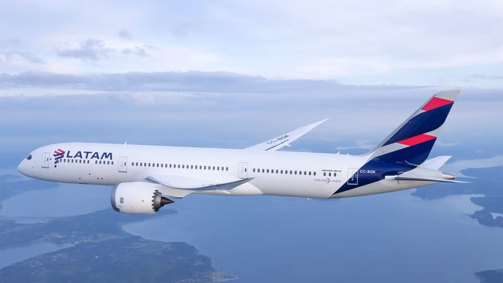 LATAM Airlines là một tập đoàn hàng không Mỹ Latin được thành lập năm 2012 theo pháp luật Chile với trụ sở chính tại Santiago.
