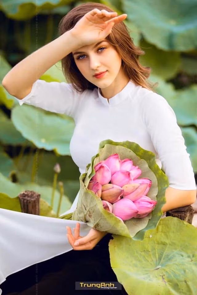 Cũng theo Dân Việt, mức cát-sê của Olga Evil không hề thấp. So với mặt bằng chung, mức cát-sê của Olga Evil thuộc top cao. Ảnh: Nguyễn Trung Anh.