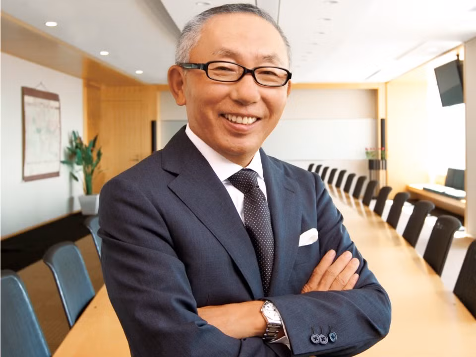 Chan dung ong chu Uniqlo giau nhat Nhat Ban