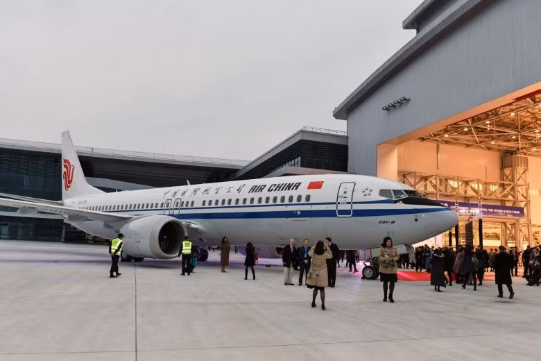 737 Max là máy bay bán chạy nhất của Boeing. Tổng cộng, nhà sản xuất đã nhận số đơn hàng sản xuất hơn 5.000 máy bay loại này từ hơn 80 khách hàng.
