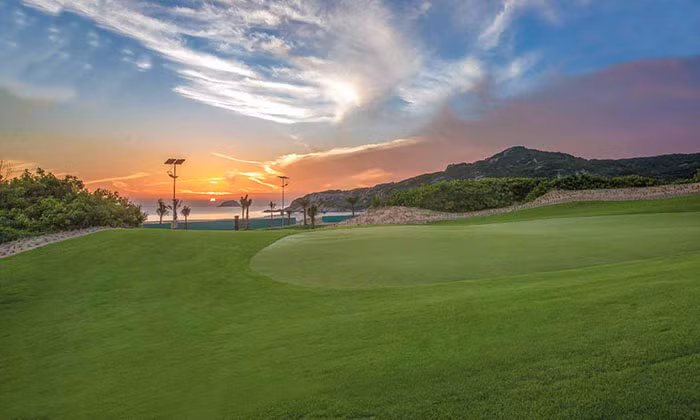 Sân Golf KN Cam Ranh thuộc dự án KN Cam Ranh Paradise do Công ty TNHH KN Cam Ranh - Tập đoàn KN Tổng công ty cổ phần đầu tư và kinh doanh golf Long Thành làm chủ đầu tư. Ảnh: Alegolf.