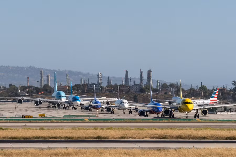 Hình ảnh được cho là tắc nghẽn đường băng tại sân bay quốc tế Los Angeles. Ảnh: Andystravelblog.