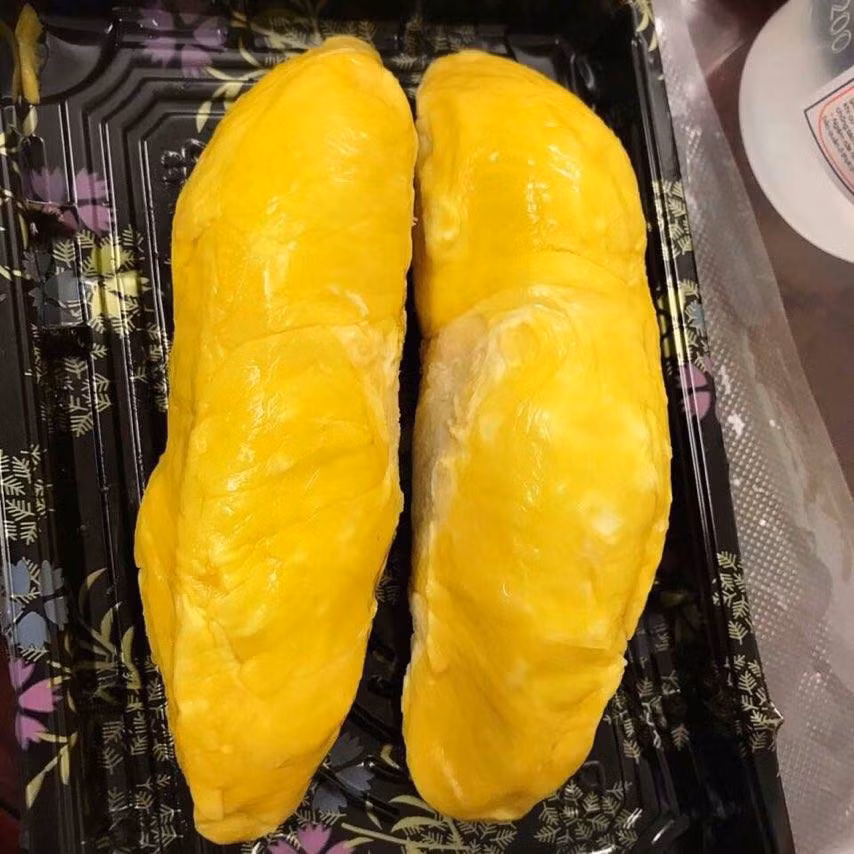 Tại Việt Nam, những trái sầu riêng Musang King được nhập khẩu về và bán với giá hơn 1 triệu đồng/kg. Ảnh: Dân Việt.