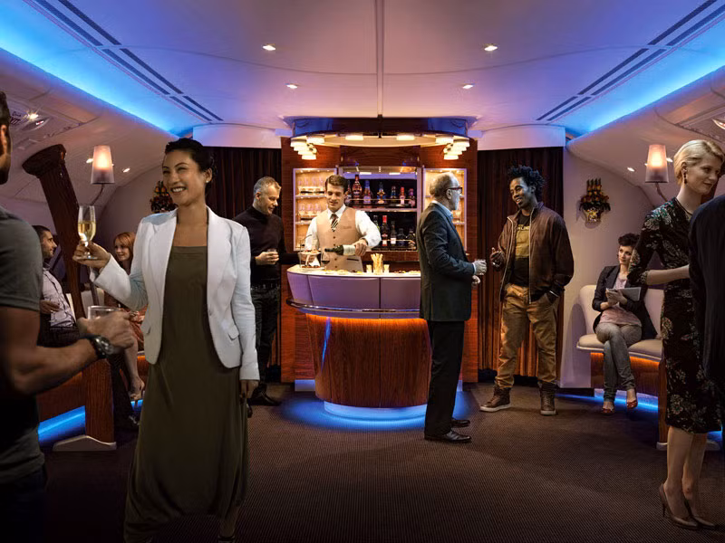 Để trải nghiệm khoang hạng nhất trên máy bay của hãng hàng không Emirates từ Los Angeles đến Dubai, bạn sẽ phải bỏ ra 30.000 USD.