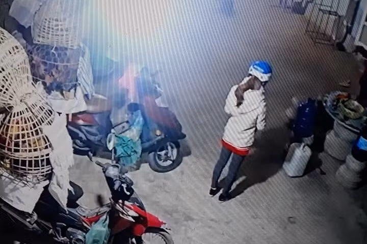 Vu nu sinh giao ga bi sat hai: Tam giu hinh su 1 doi tuong