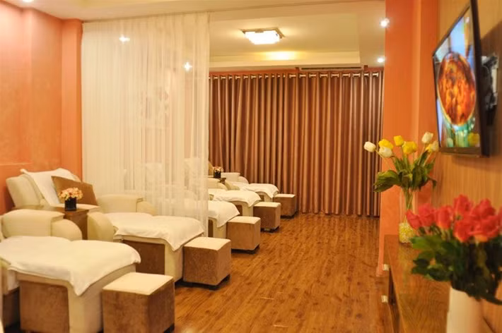Khách sạn có khu spa xông hơi, mát-xa riêng để khách thư giãn và giải trí.