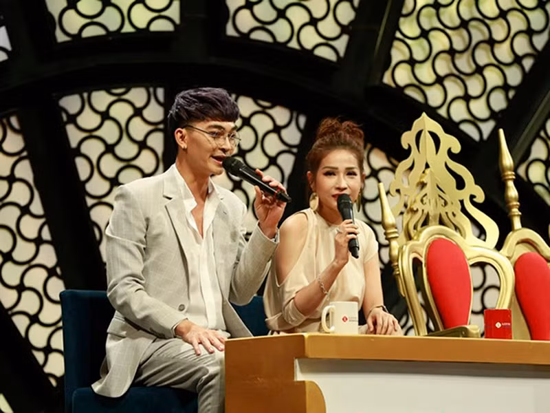 Sau khi chia tay, Khả Như - Khương Ngọc sẵn sàng làm việc chung, không hề e dè vì chuyện cũ. Ảnh: Dân Việt
