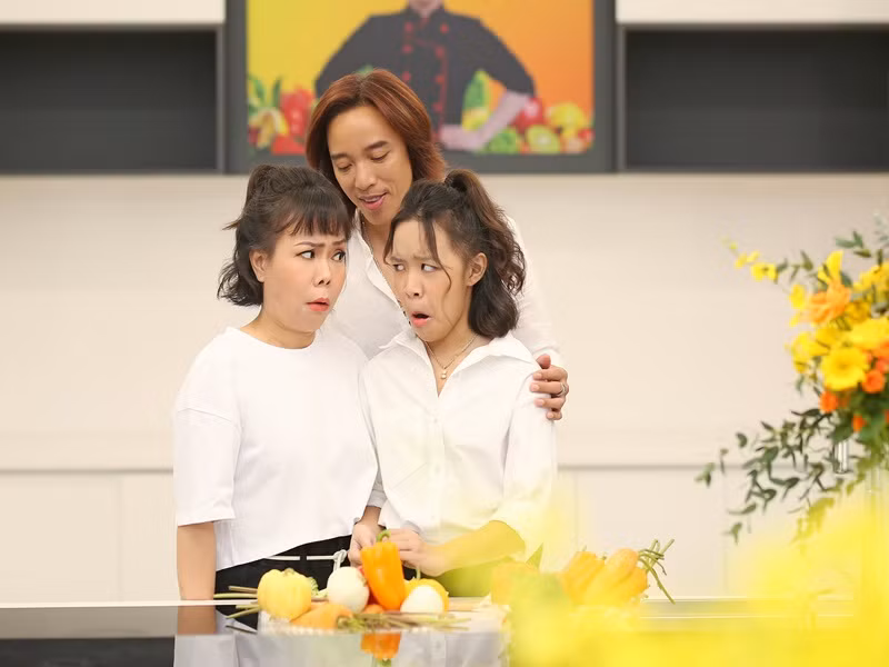 Con gái của Việt Hương càng lớn càng điệu đà.