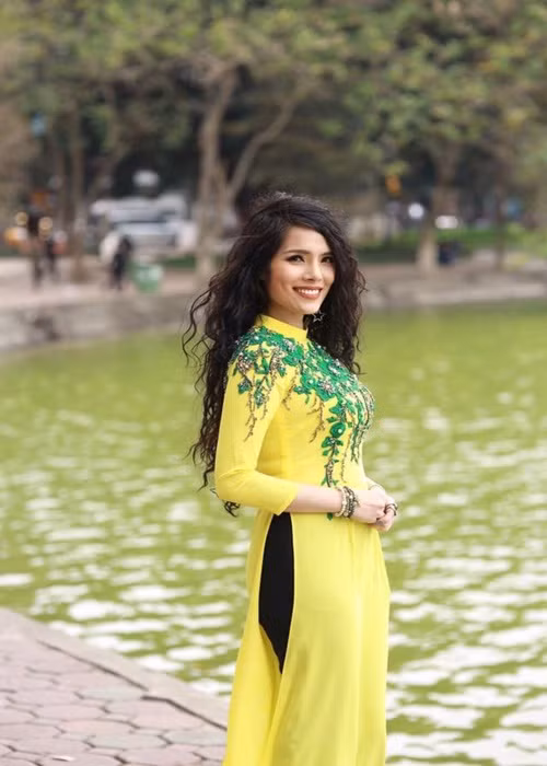 Câu chuyện cùng phát ngôn về hôn nhân của Kiều Thanh gây sốc. Nhiều người chỉ trích nữ diễn viên vì cho rằng cô đang cổ súy cho kẻ thứ ba, lối sống đa thê đáng bị lên án. Ảnh: Tổ Quốc