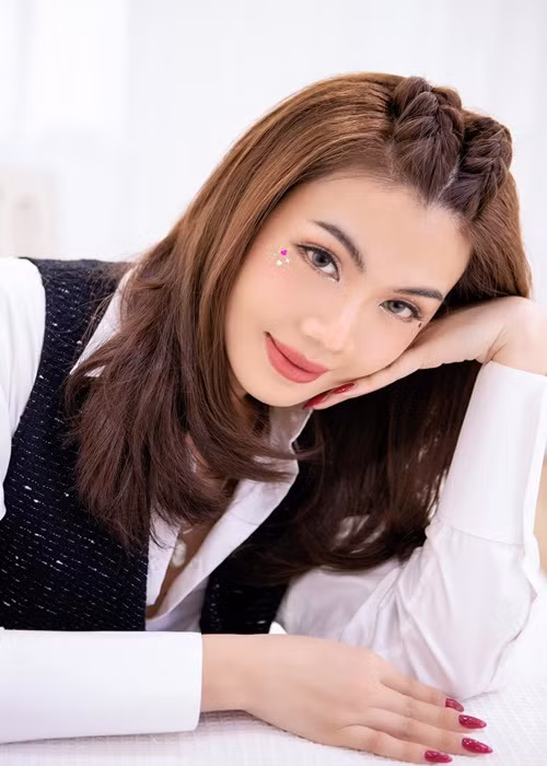  Mùa Valentine năm nay, Đào Bá Lộc bất ngờ xác nhận chuyện tình kéo dài 4 năm với bạn trai thứ 15 tan vỡ. Cả hai vẫn là người thân của nhau dù “đường ai nấy đi”. Ảnh: FBNV