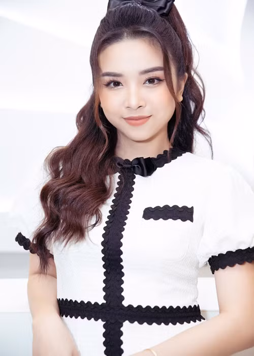 Theo Thúy An, đối với những người có gia đình ở xa nơi mình làm việc, thì những dịp được bỏ phố về quê lại là lúc chúng ta được thăm gia đình, chăm sóc cho người thân đã lâu ngày không gặp.