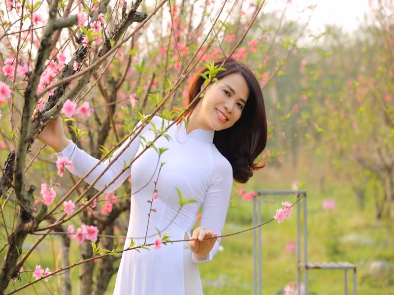 Chí Trung dành không ít lời có cánh cho nhan sắc của Ý Lan.