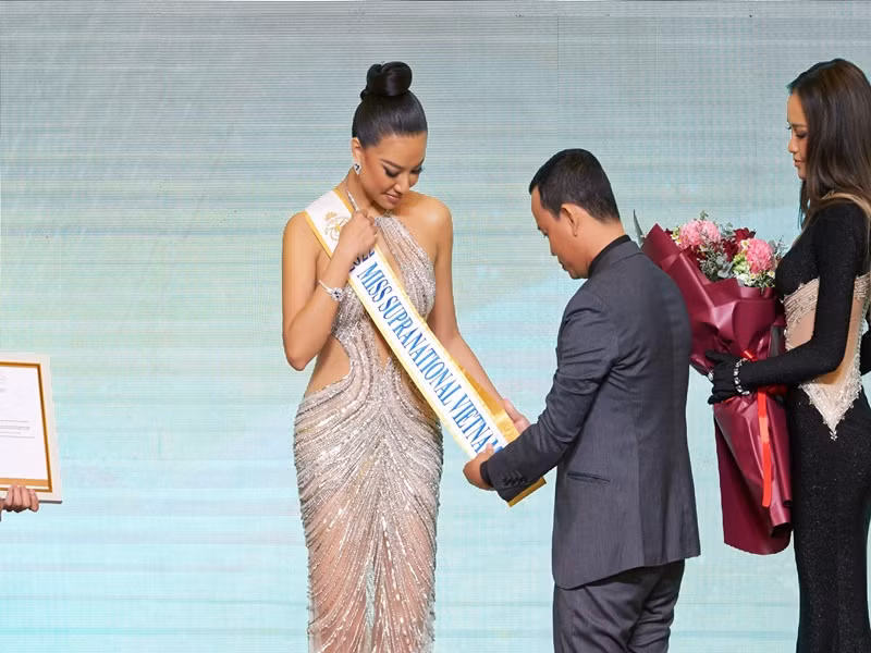 Mới đây, Á hậu Kim Duyên nhận sash tham gia cuộc thi Miss Supranational 2022 - Hoa hậu Siêu quốc gia 2022.
