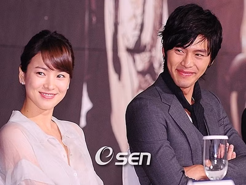 Năm 2020, tin đồn Hyun Bin và Song Hye Kyo tái hợp gây xôn xao. Phía hai ngôi sao không có bất kỳ động thái nào về nghi vấn yêu lại từ đầu. Ảnh: Osen