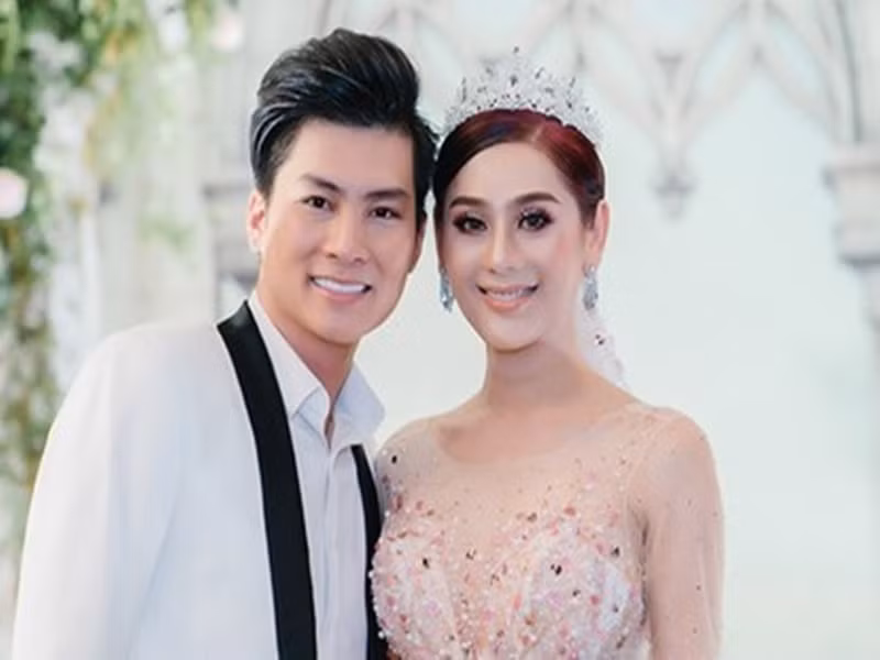 Tiep tuc bi chong cu to ngoai tinh, Lam Khanh Chi phan ung sao?