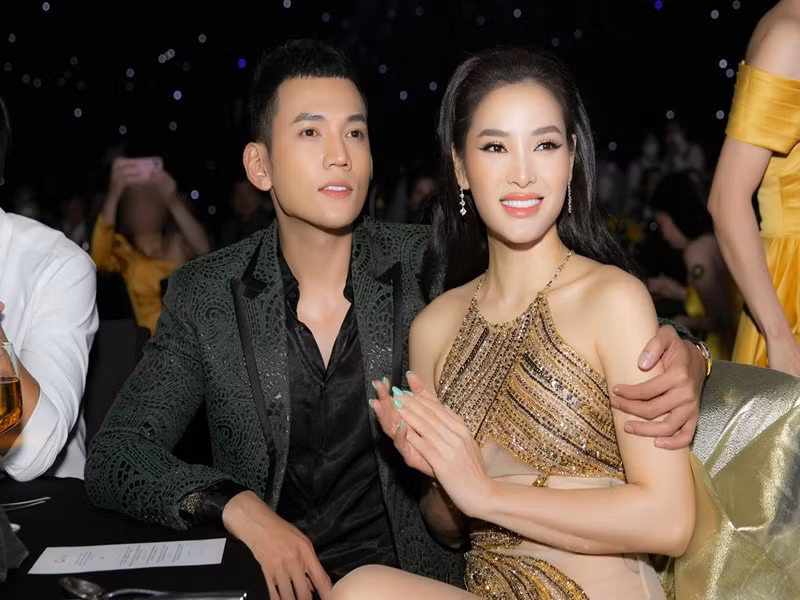 Lý Bình tháp tùng Phương Trinh tại các sự kiện giải trí.