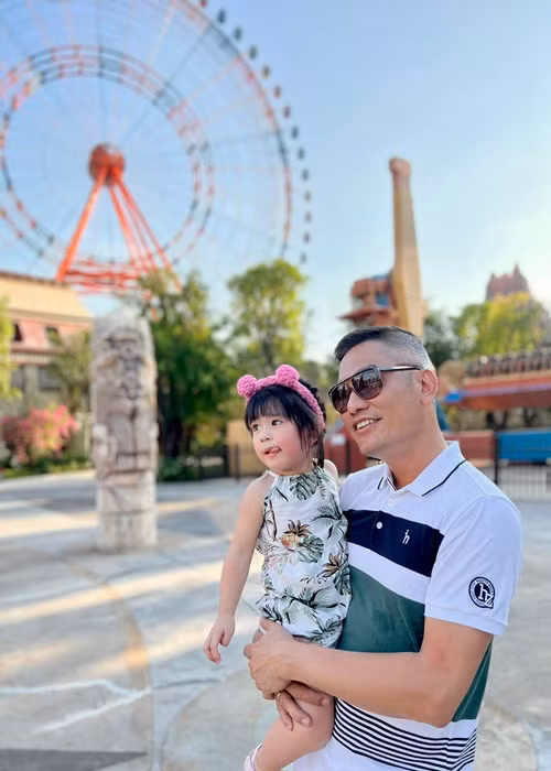 Trên trang cá nhân, Jennifer Phạm liên tục cập nhật hình ảnh gia đình đi du lịch.