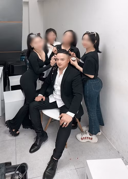 Cao Thái Sơn điển trai, nam tính thế này bảo sao đã "cưa đổ" Angela Phương Trinh.