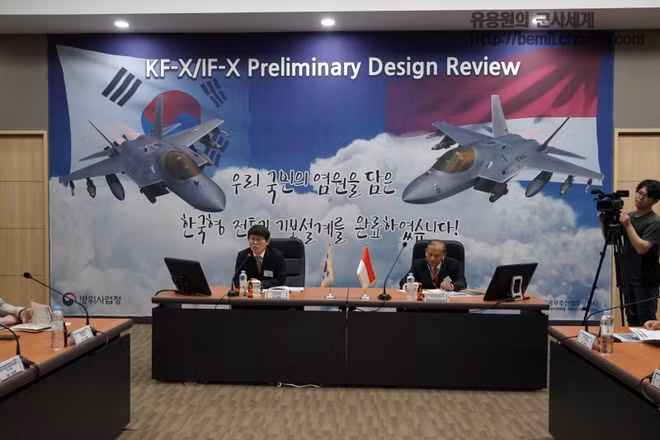 DAPA đưa ra tuyên bố trên sau khi xem xét tổng thể chương trình phát triển KF-X, đây được xem là bước tiến lớn nhằm giúp Hàn Quốc bắt kịp các quốc gia trong khu vực về quân sự khi cả Trung Quốc, Nhật Bản và Nga đều đang chế tạo tiêm kích thế hệ 5.