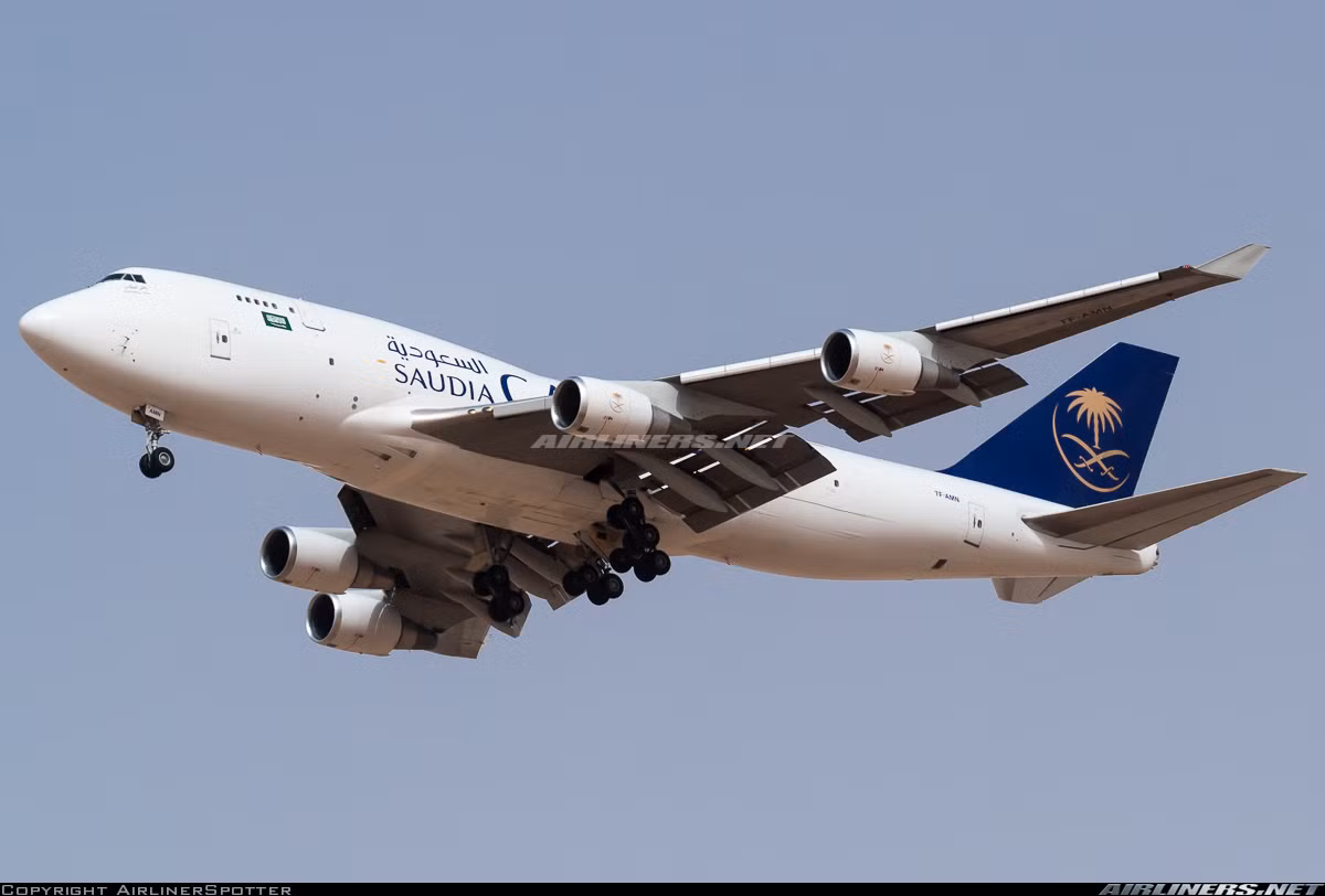 Đã có Airbus, nhất định phải có Boeing, Ả Rập Xê-út chọn mua 4 chiếc máy bay chở khách vượt đại châu Boeing 747, một chiếc Boeing 757 làm bệnh viện trên không và 2 Boeing 737. Nguồn ảnh: Airlines.net