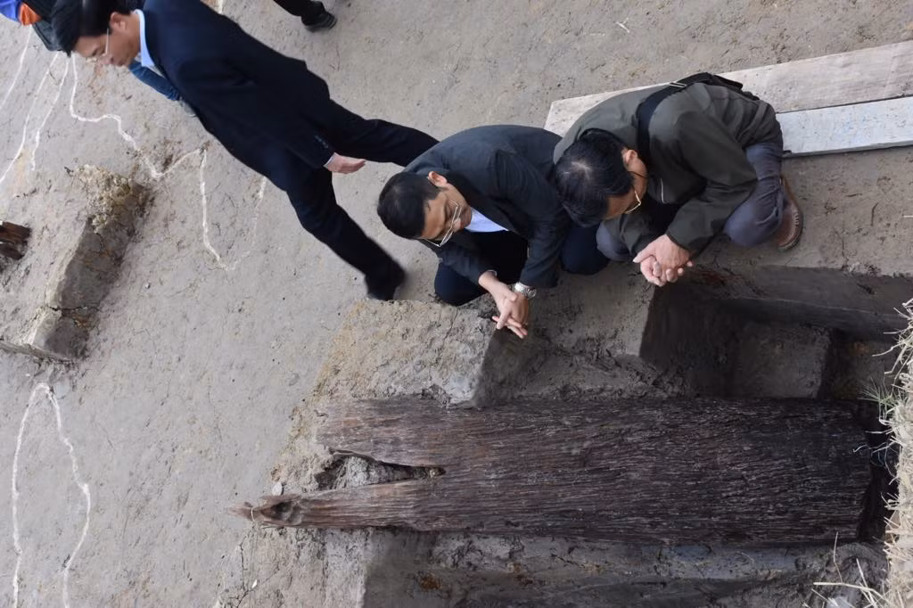 Nhà sử học Dương Trung Quốc, Phó Chủ tịch, kiêm Tổng Thư ký Hội Khoa học lịch sử Việt Nam cho rằng, trong khoảng 2 tháng, với 3 hố khai quật, tất cả những chiến tích lịch sử đã lộ diện, đây chính là dấu tích của trận đánh Bạch Đằng, chứa đựng tiềm năng, tài nguyên văn hóa lớn tại đây.