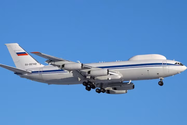 "Bộ Quốc phòng dự kiến thay thế Il-80 bằng Il-96-400M. Điều này sẽ làm tăng đáng kể thời gian thực hiện nhiệm vụ chiến đấu của đài chỉ huy trên không và sẽ tăng phạm vi bao phủ trong vai trò chỉ huy cũng như kiểm soát", nguồn tin nói rõ.