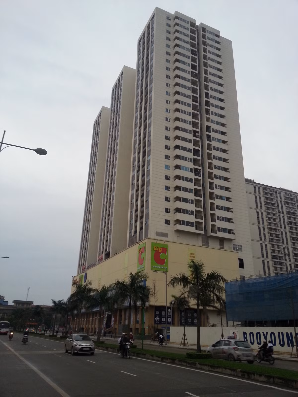 Biet gi ve dai gia Ninh Thi Ty ''chong lung'' Ho Guom Plaza sai pham?