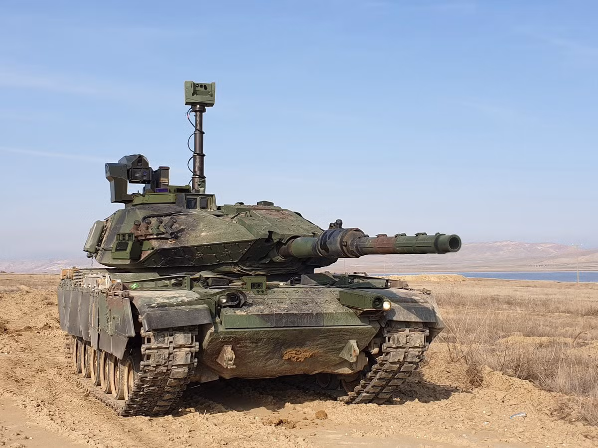 Trong trường hợp kịch bản thứ nhất xảy ra, đó là SAA tiến vào Manbij và Kobane theo thỏa thuận với SDF để bảo vệ địa bàn này khỏi bị Thổ Nhĩ Kỳ chiếm đóng thì gần như chắc chắn các tay súng người Kurd vẫn sẽ được ở lại thành phố và trở thành một đồng minh của họ.