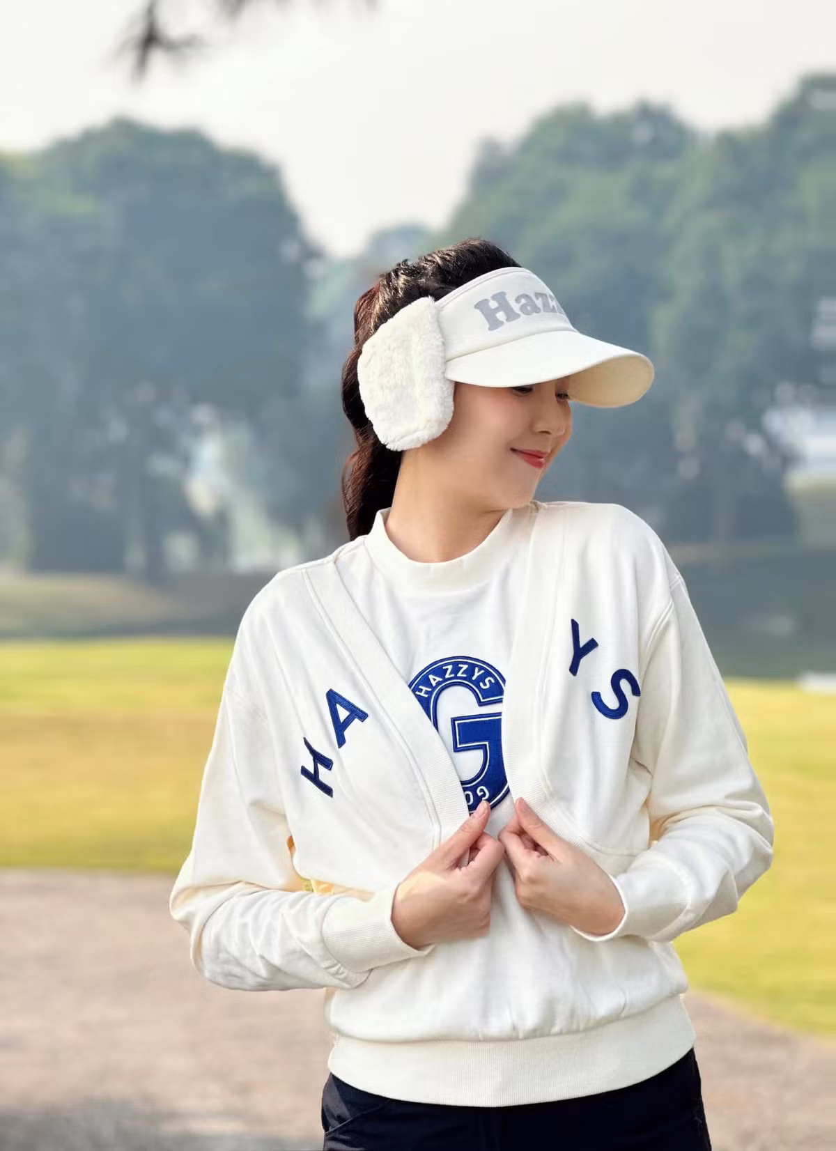 Sở hữu vóc dáng không thua kém người mẫu nên người đẹp càng tự tin phô diễn đường cong cơ thể của mình ngoài đời thường.