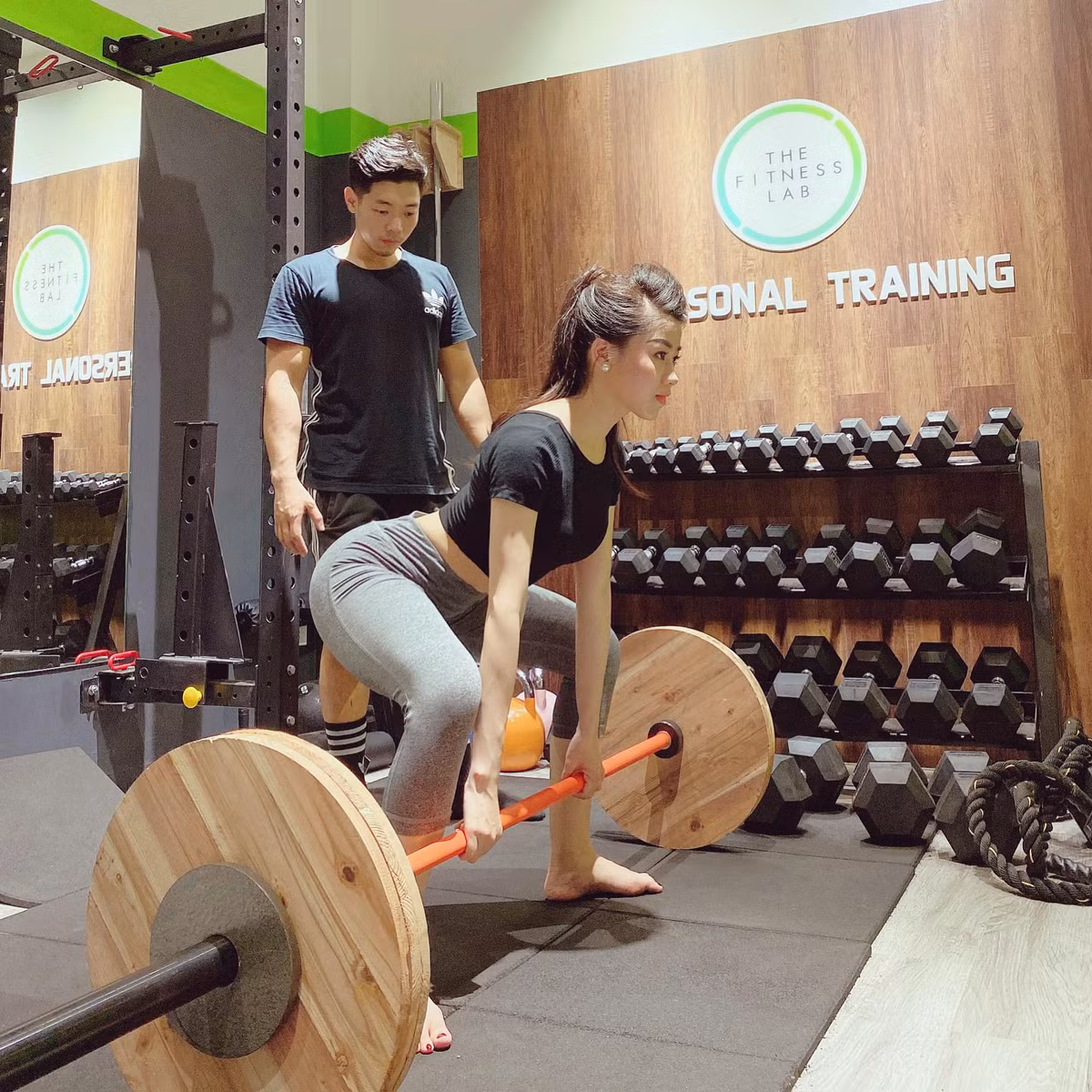 Để có thể tự tin mặc đẹp thì trước tiên phải có một thân hình đẹp, khoẻ khoắn nữ MC xinh đẹp đã dành phần lớn thời gian cho việc tập luyện.