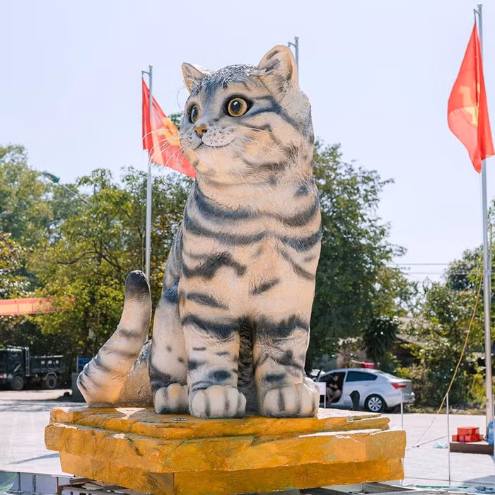 Tượng linh vật mèo Quảng Trị thời điểm đó được nhiều người đặt danh hiệu là "hoa hậu mèo". Ngay khi những hình ảnh đầu tiên lúc chưa hoàn thiện được đăng tải đã khiến netizen không khỏi xuýt xoa. Ảnh: FB L.H