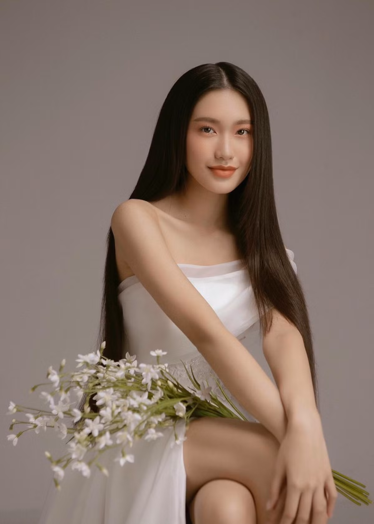 Thời điểm sau khi ''Hoa Hậu Việt Nam'' kết thúc, Doãn Hải My trung thành với phong cách ngọt ngào đúng chuẩn ngọc nữ.