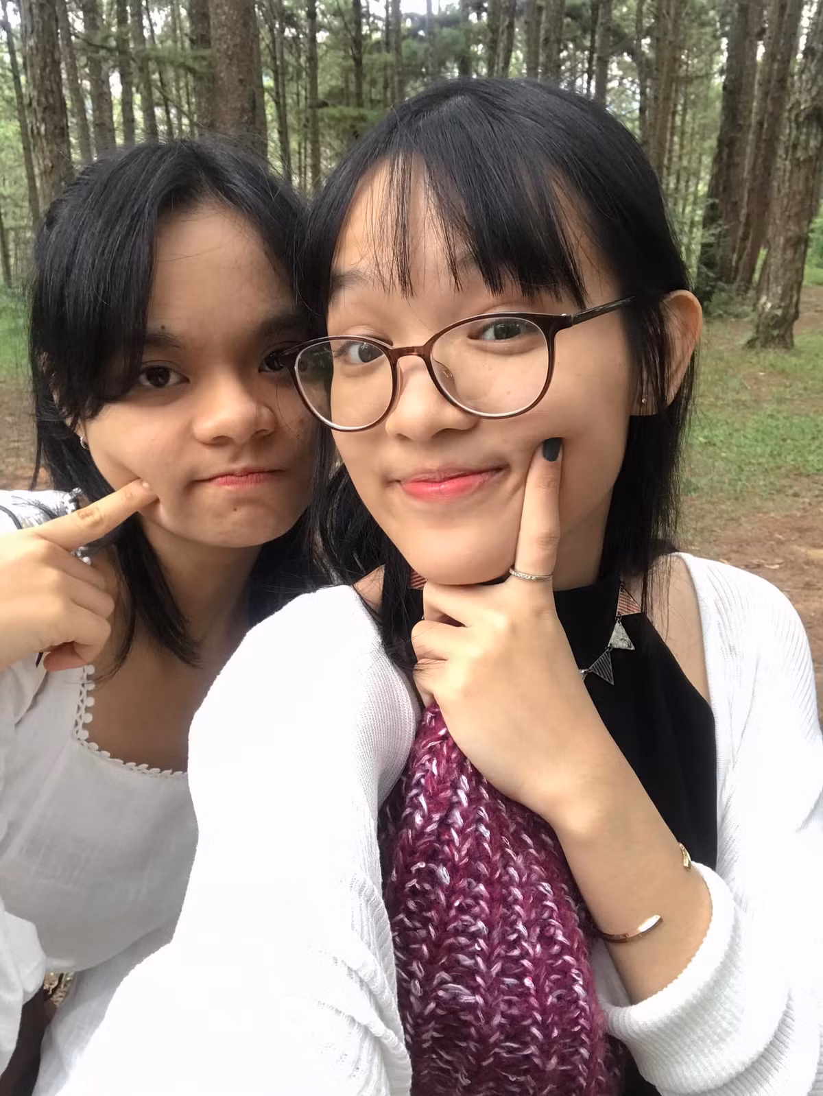 Thiên Nghi tâm sự: "Trải qua giai đoạn khó khăn vì ôn thi đại học trong tình hình dịch bệnh diễn biến phức tạp, em nghĩ, mình và những thí sinh khác đều đã ôn luyện hết mình. Đạt được kết quả như hiện tại, em thấy rất vui và hài lòng".