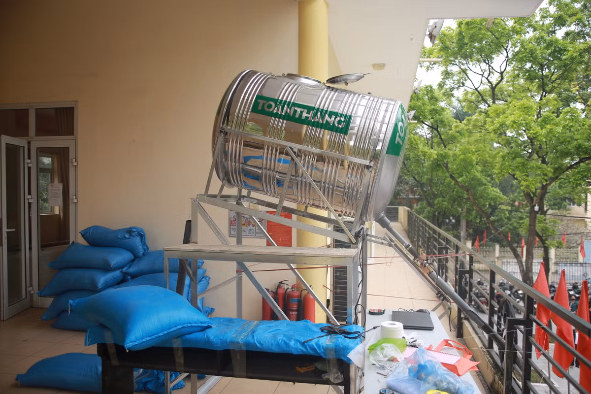 Can canh cay “ATM gao” dau tien o Ha Noi